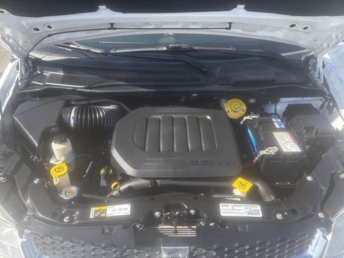 Used 2020 Dodge Grand Caravan SXT image 37
