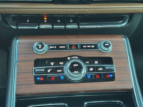 Used 2023 Lincoln Aviator Reserve w/ Equipment Group 201A image 24