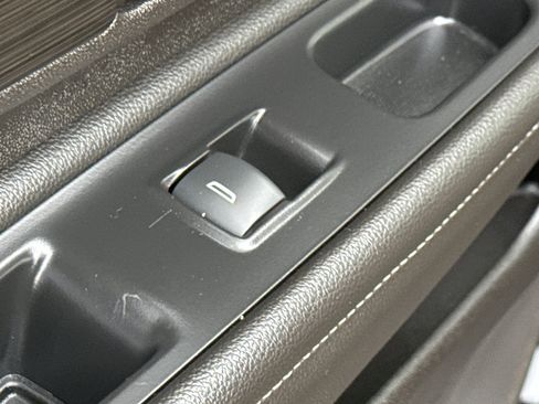 Used 2024 GMC Terrain SLT w/ Infotainment Package II AWD/4WD image 31