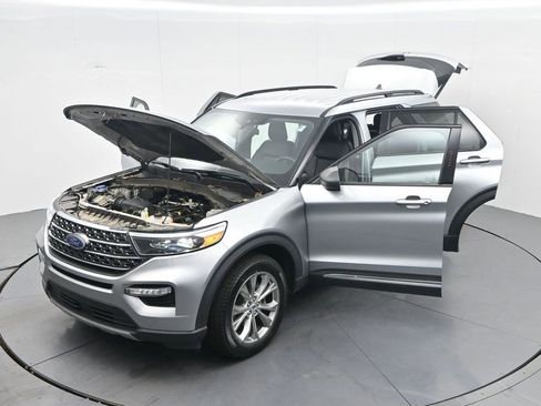 Used 2023 Ford Explorer XLT w/ Equipment Group 202A AWD/4WD image 28