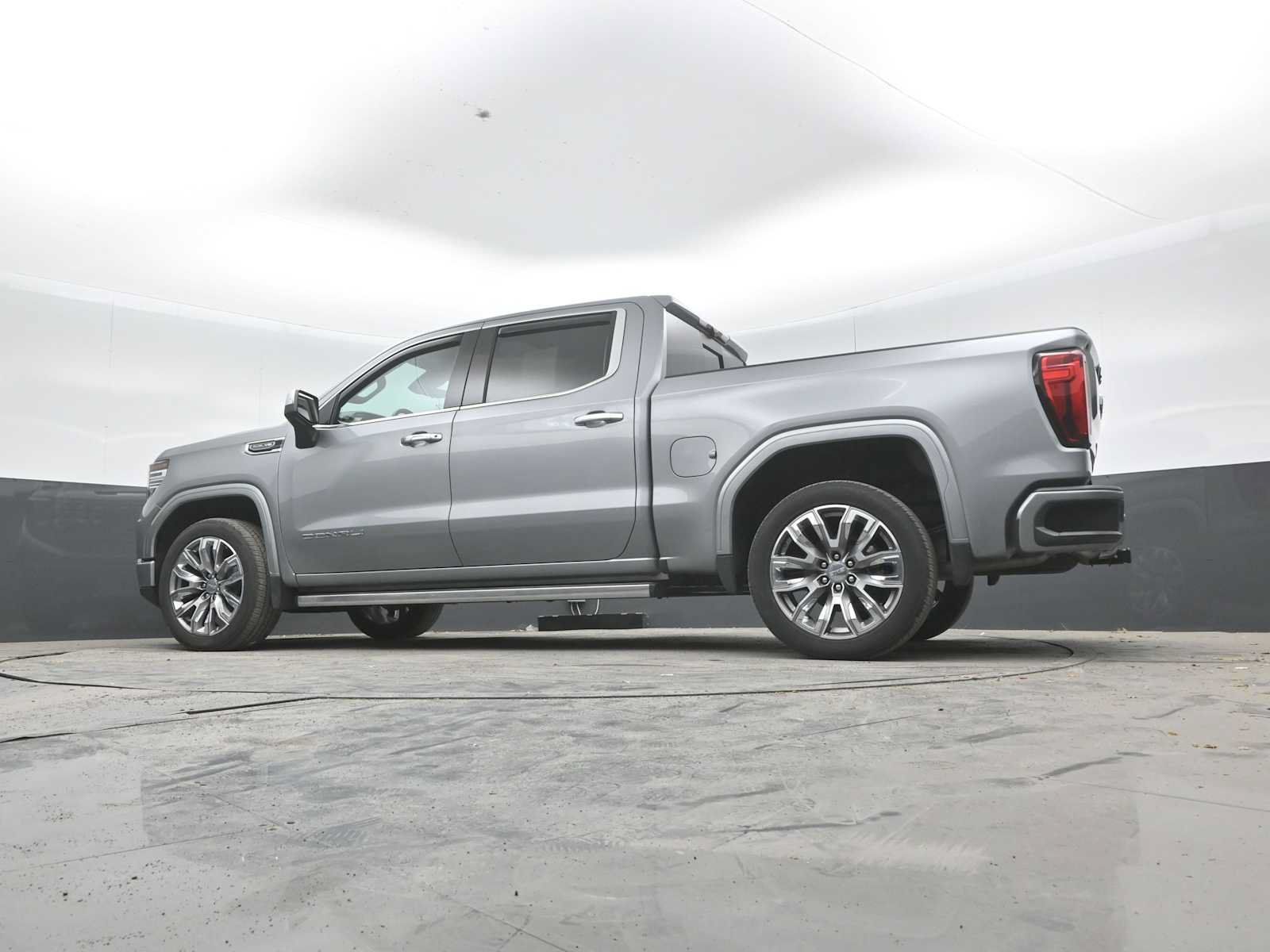 Used 2025 GMC Sierra 1500 Denali w/ Denali Reserve Package AWD/4WD image 41