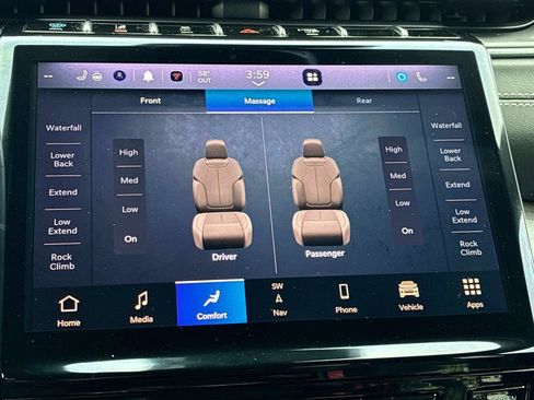 Used 2023 Jeep Grand Cherokee Overland w/ Luxury Tech Group IV AWD/4WD image 38
