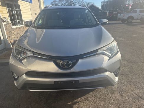 Used 2018 Toyota RAV4 XLE image 4