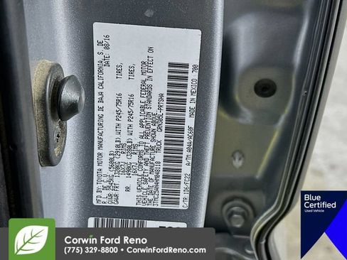 Used 2017 Toyota Tacoma SR5 AWD/4WD image 32