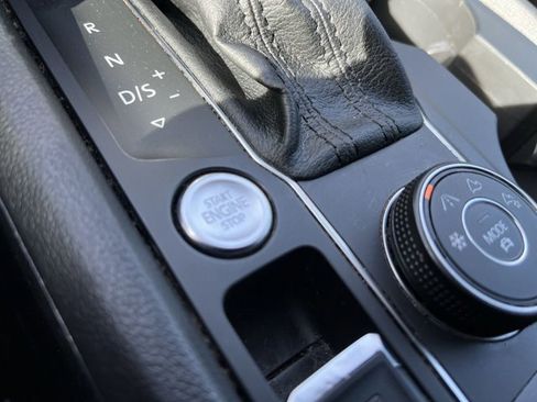 Used 2018 Volkswagen Atlas SE image 17