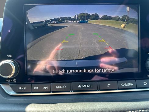 Used 2025 Nissan Rogue SV w/ SV Premium Package FWD image 22