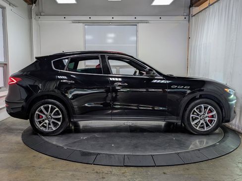 Used 2020 Maserati Levante GranLusso AWD/4WD image 10