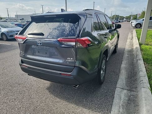 Used 2022 Toyota RAV4 XLE AWD/4WD image 3