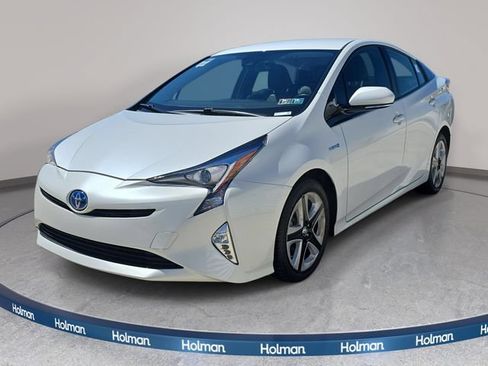 Used 2016 Toyota Prius Three Touring FWD image 1