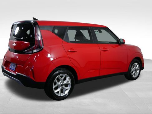 Used 2024 Kia Soul LX w/ Option Group 015 FWD image 10