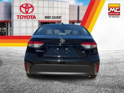 Certified 2025 Toyota Corolla LE FWD image 4