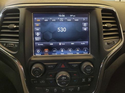 Used 2018 Jeep Grand Cherokee Altitude AWD/4WD image 25
