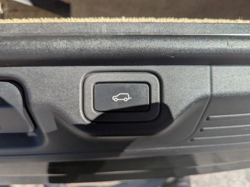 Used 2016 Land Rover Range Rover HSE image 42