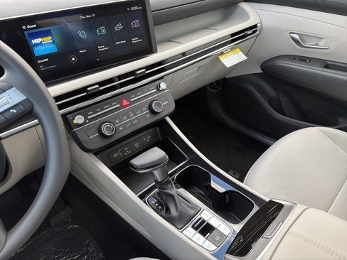 New 2026 Hyundai Tucson SE image 28