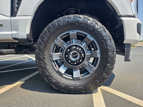 Used 2023 Ford F350 XLT w/ XLT Premium Package AWD/4WD image 9