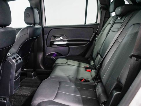 Used 2023 Mercedes-Benz GLB 250 image 17