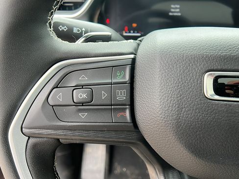 New 2025 Jeep Grand Cherokee L Altitude image 22