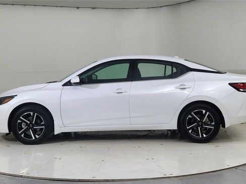 Used 2024 Nissan Sentra SV image 4