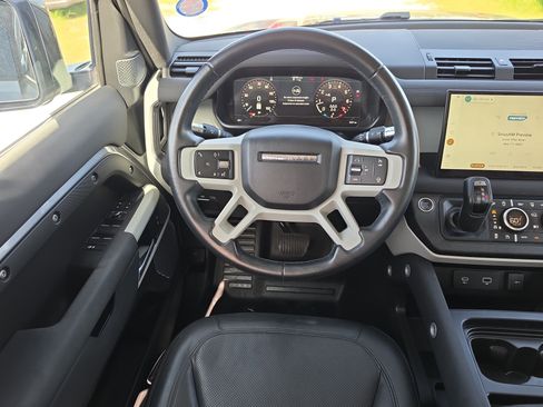 Used 2022 Land Rover Defender 110 S AWD/4WD image 9