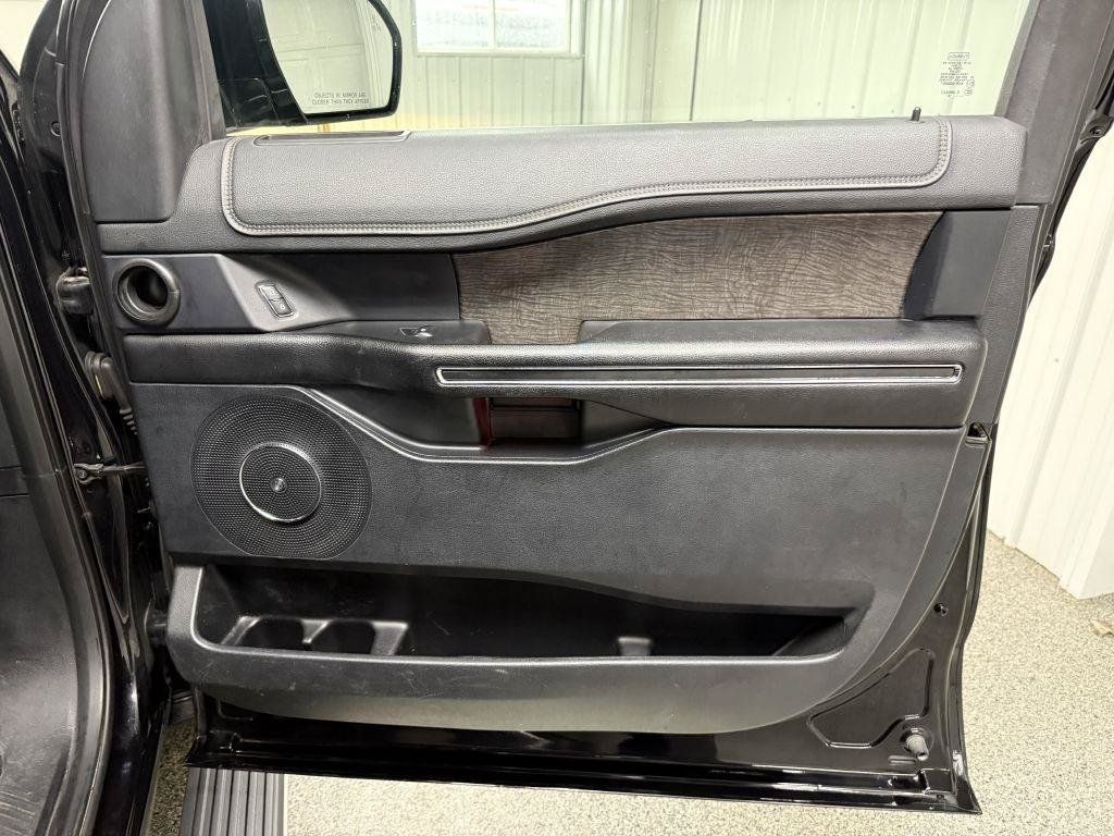 Used 2019 Ford Expedition Max Limited AWD/4WD image 39