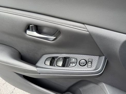 Certified 2021 Nissan Sentra SV FWD image 26