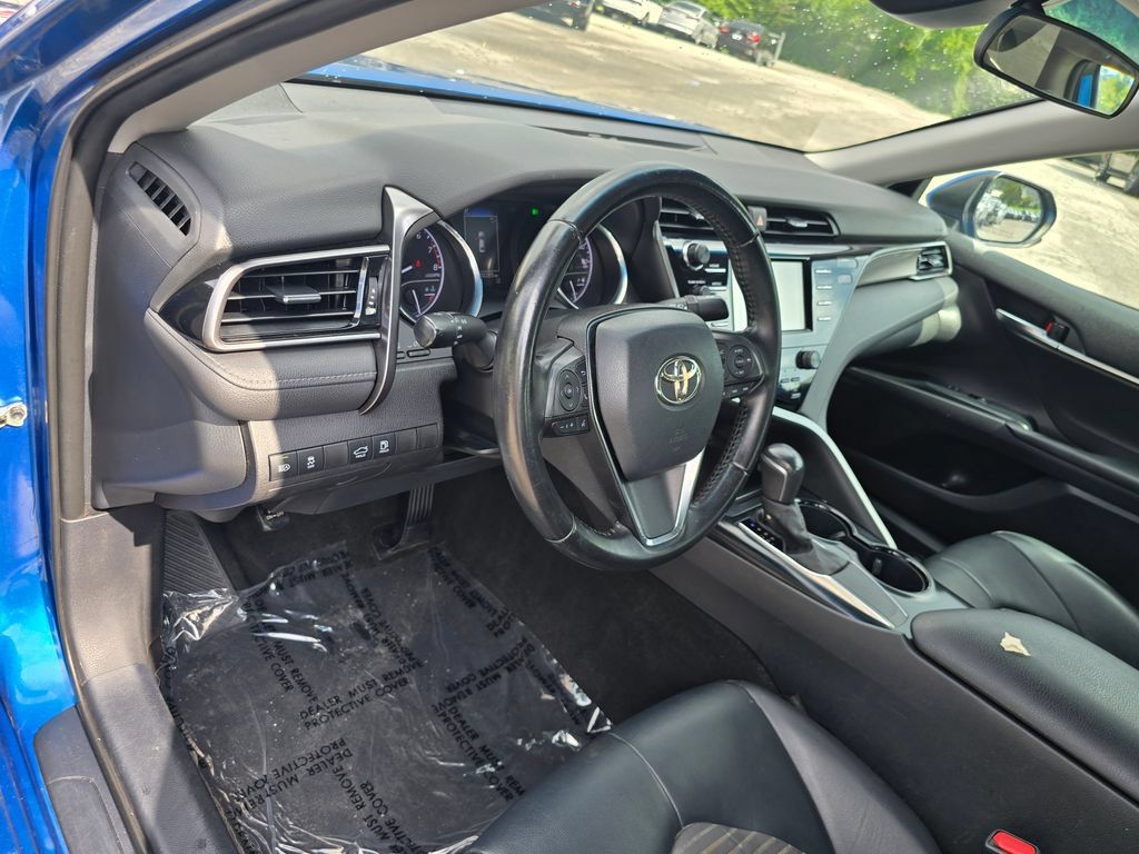 Used 2020 Toyota Camry SE FWD image 23