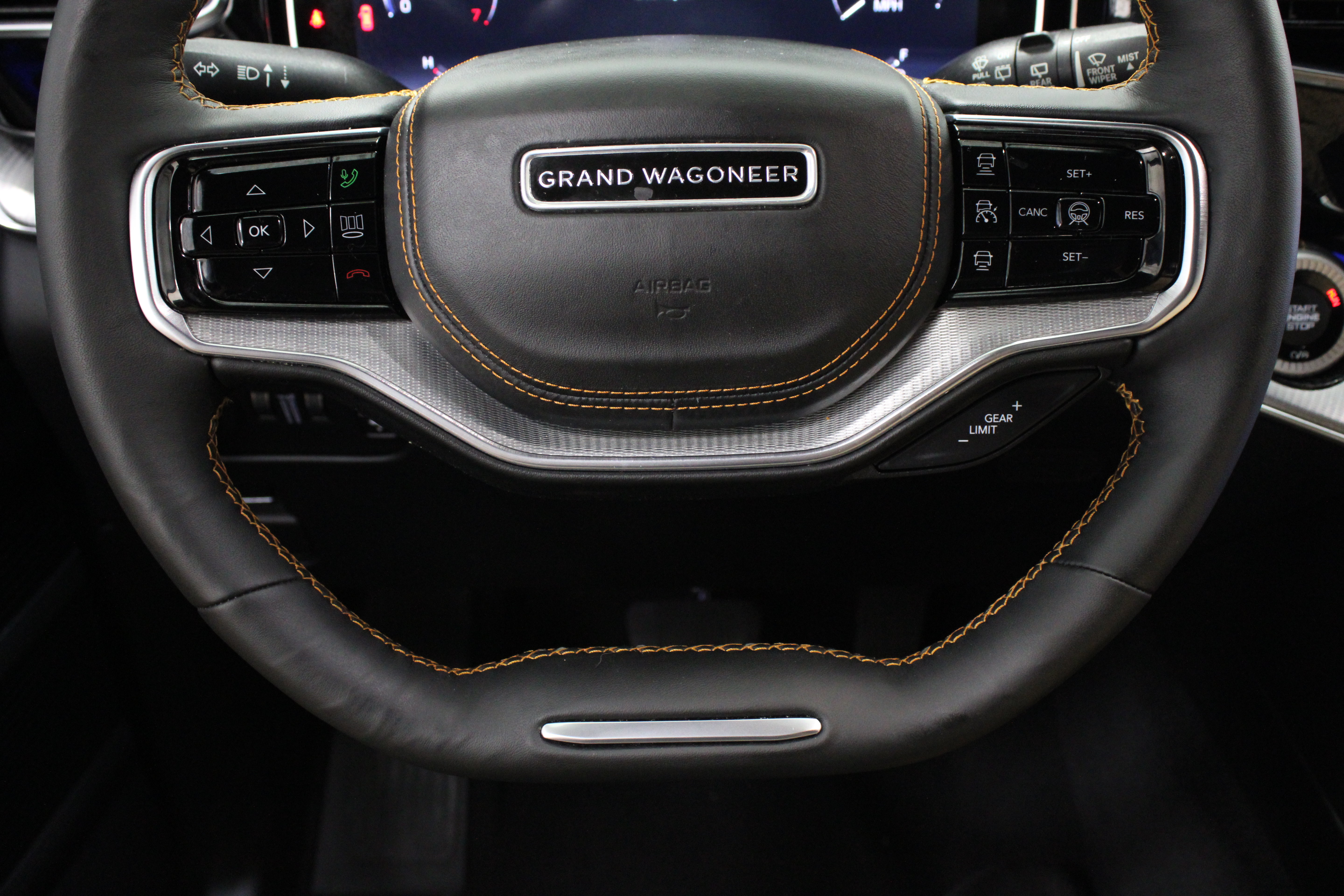 Used 2023 Jeep Grand Wagoneer Series III AWD/4WD image 27