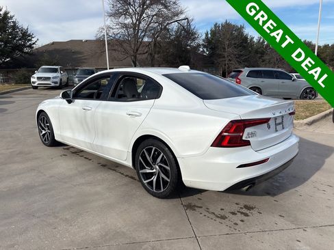 Used 2020 Volvo S60 T5 Momentum image 8