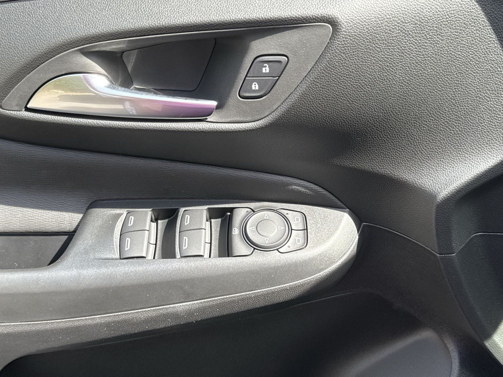New 2026 Buick Envista Sport Touring w/ Convenience I Package FWD image 15