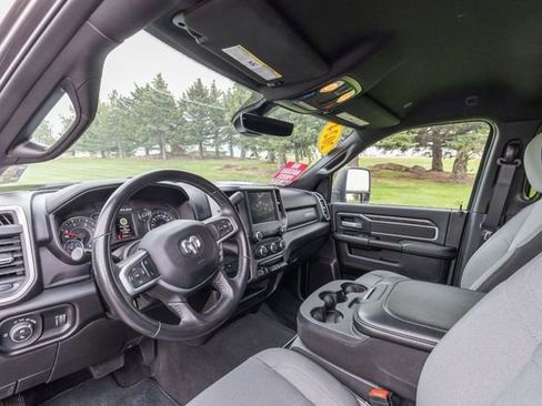 Used 2024 RAM 2500 Big Horn AWD/4WD image 9