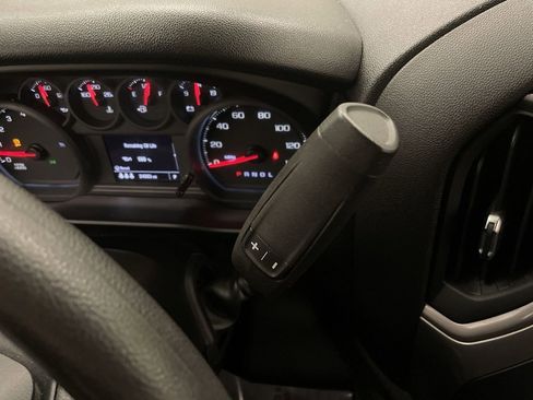 Used 2024 Chevrolet Silverado 2500 Custom w/ Custom Value Package image 9