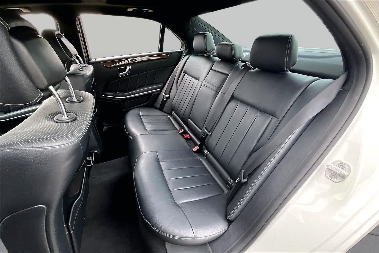 Used 2015 Mercedes-Benz E 400 4MATIC Sedan image 19