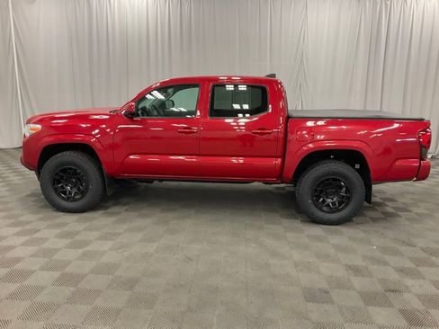Used 2022 Toyota Tacoma SR image 12