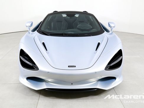 Used 2026 McLaren 750S Spider RWD image 5