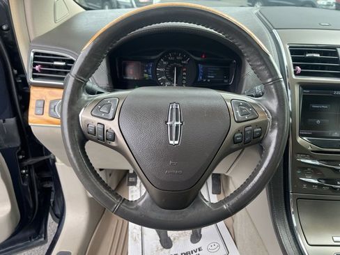 Used 2013 Lincoln MKX AWD image 28