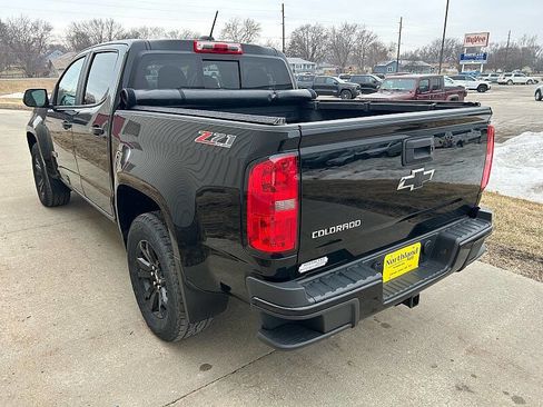 Used 2016 Chevrolet Colorado Z71 w/ Z71 Midnight Edition image 9