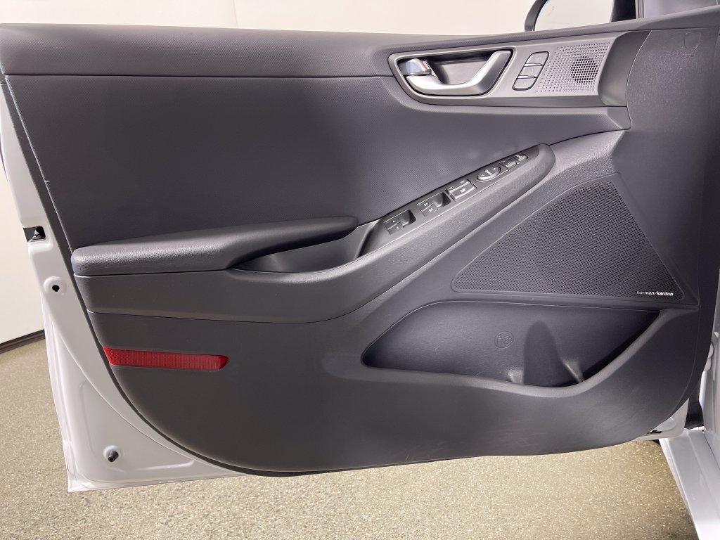 Used 2022 Hyundai Ioniq Limited FWD image 19