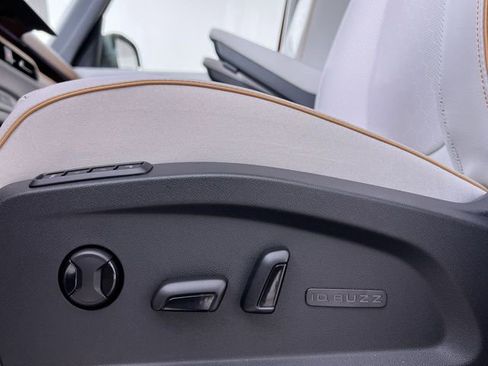 New 2025 Volkswagen ID. Buzz 1st Edition image 12