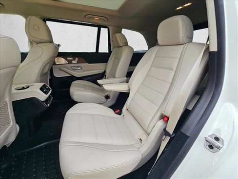 Used 2023 Mercedes-Benz GLS 450 4MATIC image 12