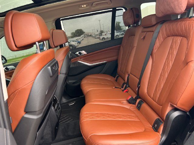 Used 2022 BMW X7 xDrive40i w/ Premium Package AWD/4WD image 43