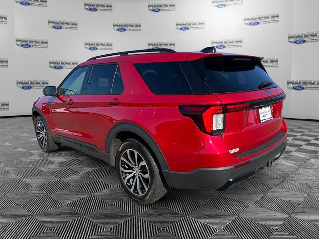 Used 2025 Ford Explorer ST-Line AWD/4WD image 3