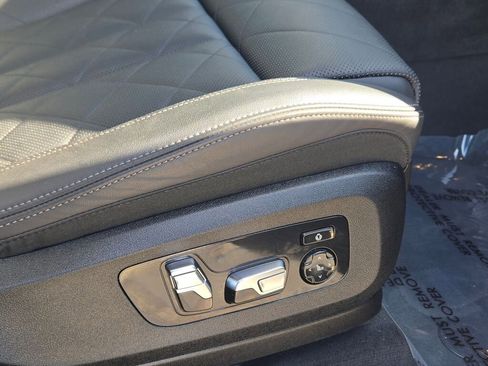 Used 2023 BMW X7 xDrive40i image 12