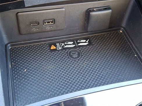 Certified 2025 Buick Envision Sport Touring image 24