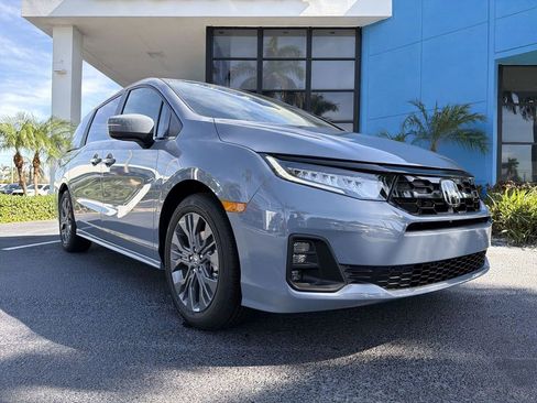 New 2026 Honda Odyssey Touring image 18