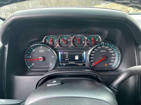 Used 2017 GMC Yukon SLT image 17