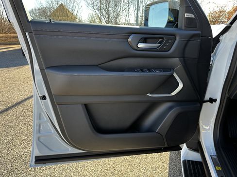 New 2026 Nissan Armada Platinum Reserve w/ Accent Package image 10