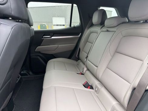 Used 2025 GMC Terrain Elevation w/ Elevation Premium Package image 28