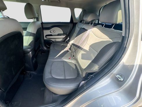Used 2018 Kia Soul + w/ + Primo LIT Package FWD image 32