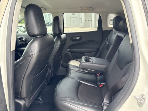 Used 2020 Jeep Compass Latitude FWD image 32