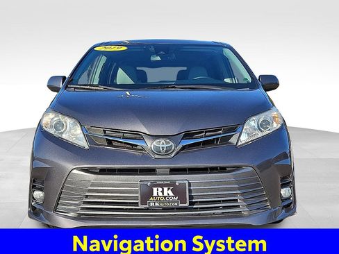 Used 2019 Toyota Sienna AWD image 2